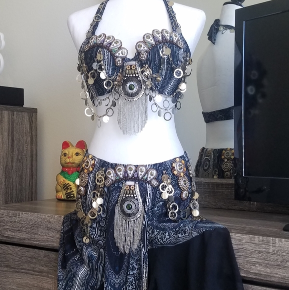 Belly Dancer Gypsy Hand Beades Costume - Picture 10 of 16